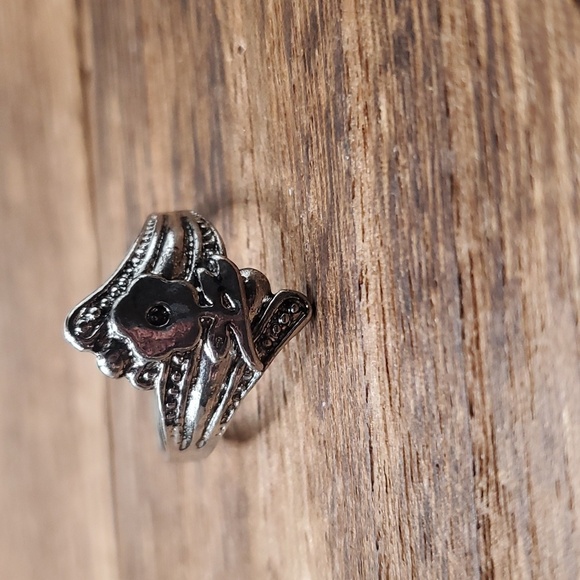 Size 7 R607 daisy love‎ ring sterling - Picture 1 of 2